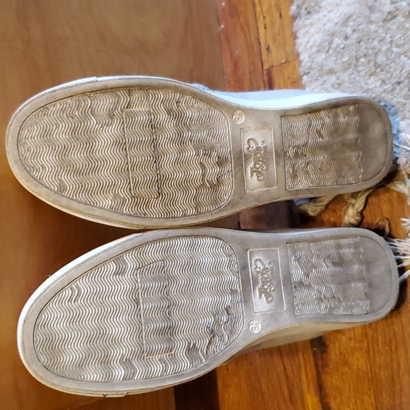 Shoes - Picture 2 of 3